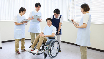 外国人向け介護教育（介護技術講座）