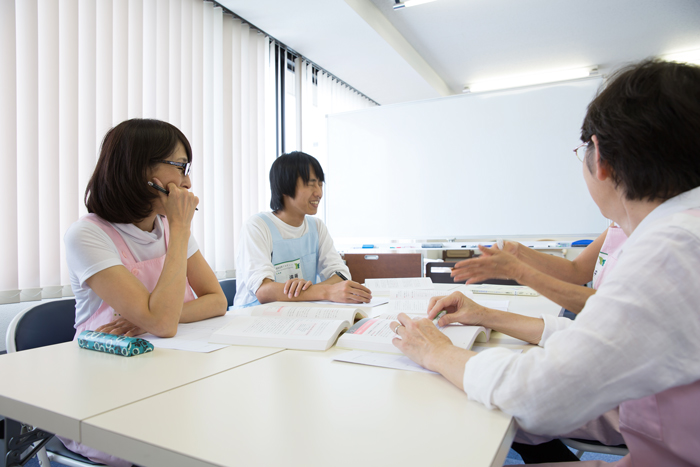 初任者研修で学ぶ障害の理解に関する授業風景