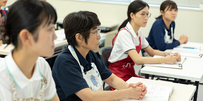 介護士になるには？未経験からハイキャリアを目指すための道のり