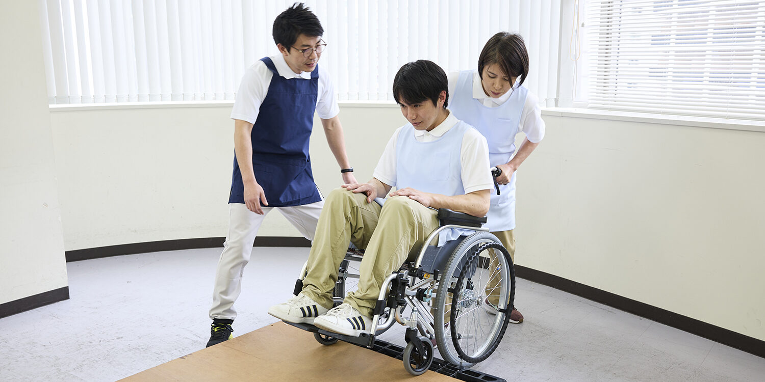 【2025年最新版】介護職員初任者研修の授業を徹底解説：学ぶ内容と魅力