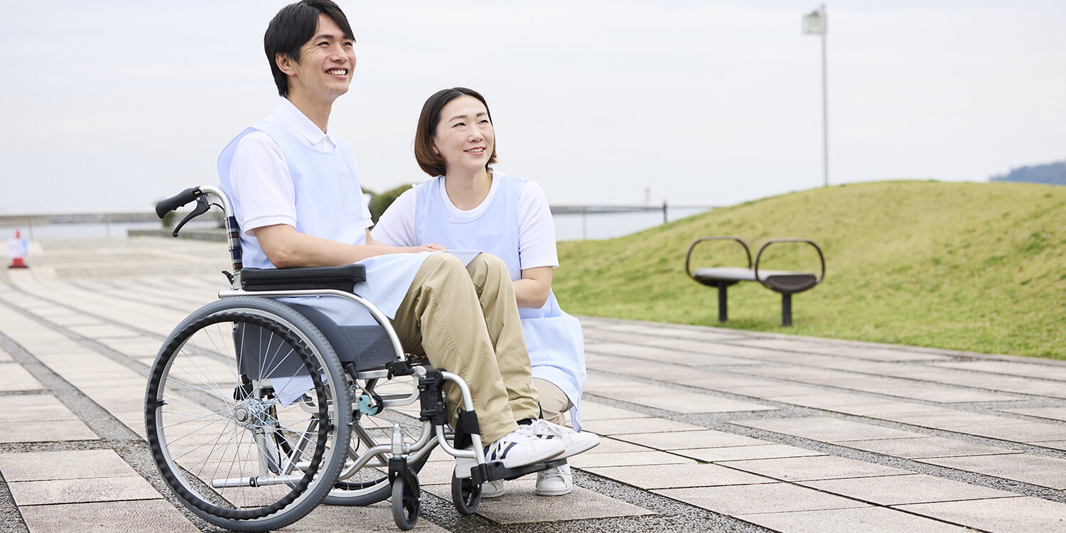 ヘルパー2級（介護職員初任者研修）から介護福祉士になるには？介護福祉士が解説
