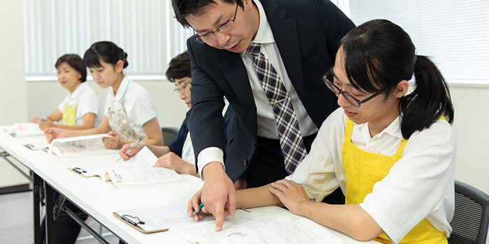 介護職員初任者研修は通信講座で取得できる？受講内容から料金を安くする方法まで解説