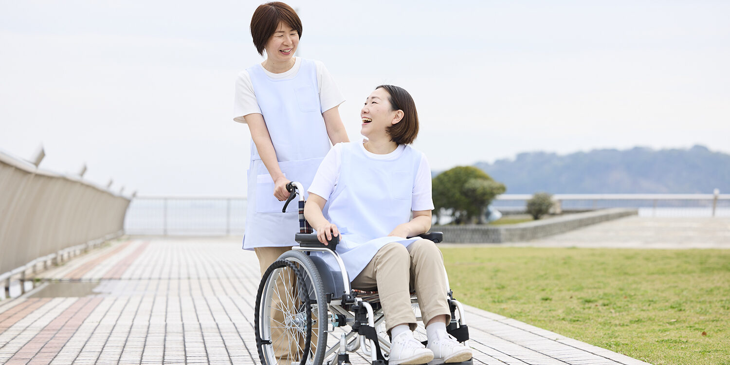 介護職員とは？介護士との違いや仕事内容、向いている人や必要な資格