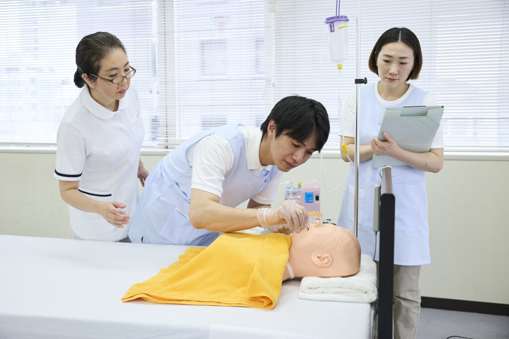 介護福祉士実務者研修と喀痰吸引等研修の概要