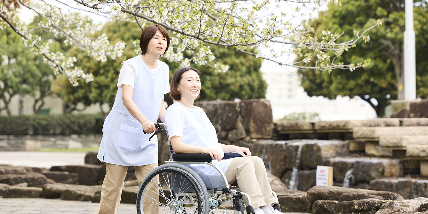 生活支援員とホームヘルパーの違いとは？仕事内容・資格などを徹底解説