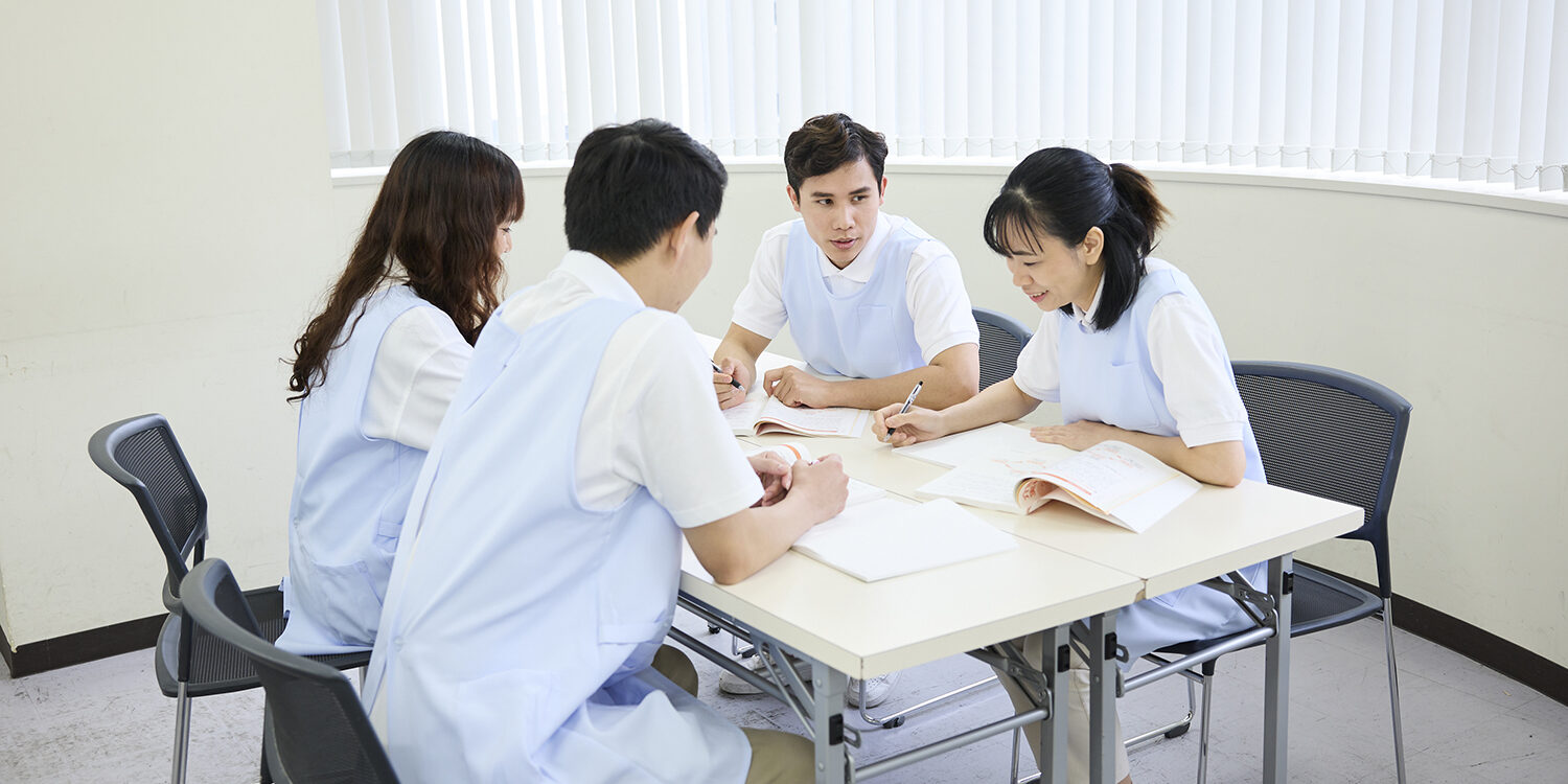 介護に検定はあるの？初心者から上級まで押さえておくべき資格一覧